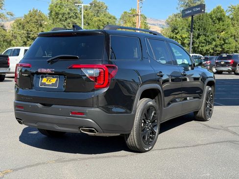 Certified 2022 GMC Acadia SLE w/ Driver Convenience Package image 5