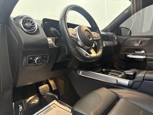Used 2021 Mercedes-Benz GLB 250 image 28