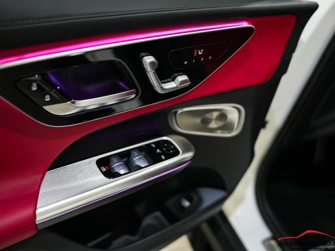 Used 2024 Mercedes-Benz GLC 43 AMG 4MATIC image 40