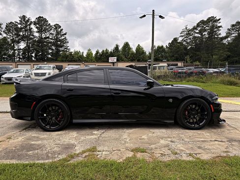 Used 2019 Dodge Charger SRT Hellcat w/ Harman/Kardon Audio Group RWD image 4