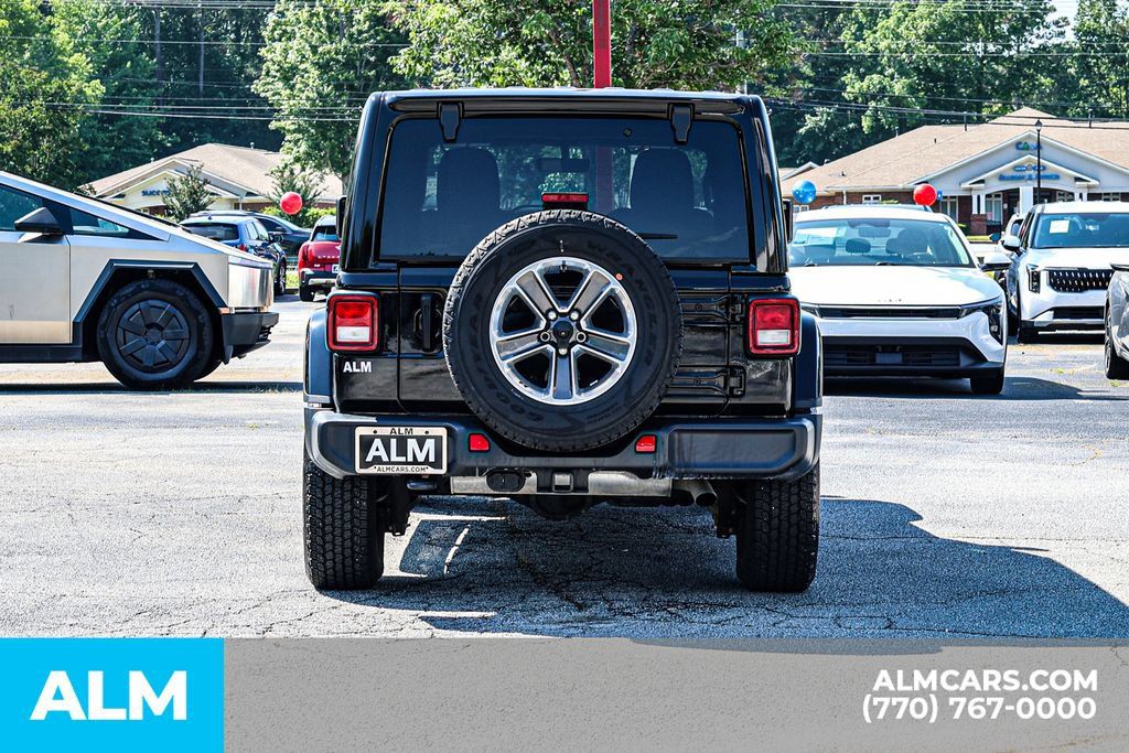 Used 2023 Jeep Wrangler Unlimited Sahara w/ Cold Weather Group AWD/4WD image 11