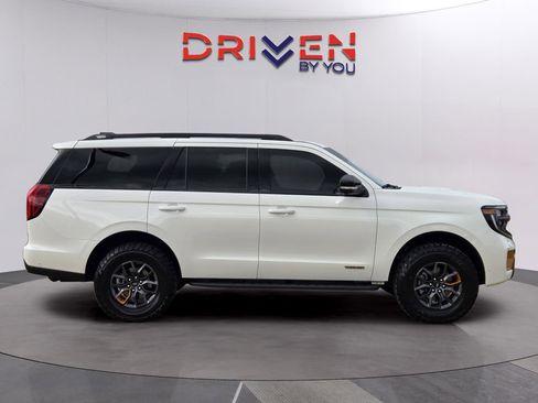 Used 2025 Ford Expedition Tremor image 6