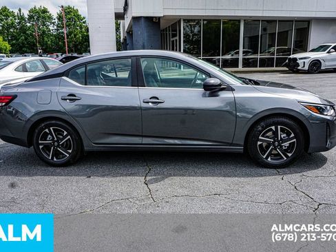 Used 2024 Nissan Sentra SV FWD image 8