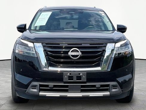 Used 2023 Nissan Pathfinder SL AWD/4WD image 2