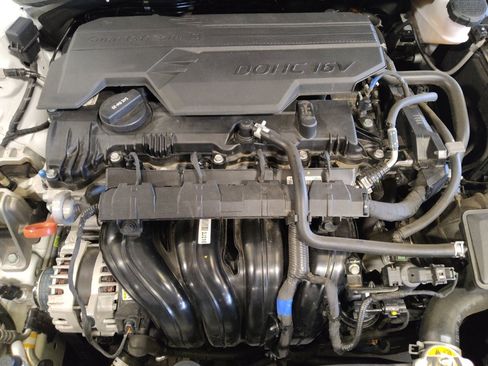 Used 2024 Hyundai Elantra SEL FWD image 30