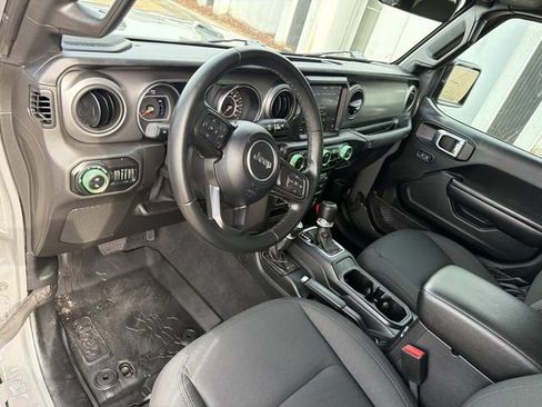 Used 2021 Jeep Gladiator Sport AWD/4WD image 22
