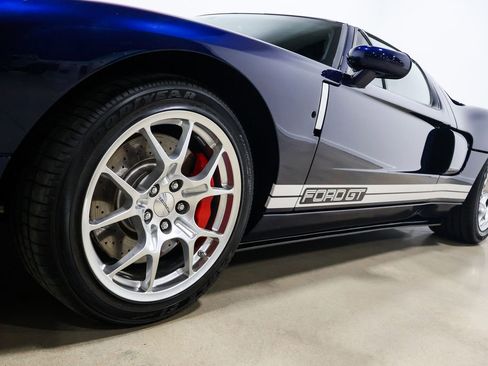 Used 2006 Ford GT RWD image 22