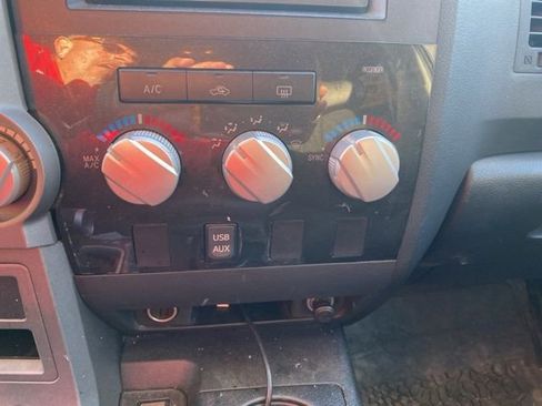 Used 2010 Toyota Tundra 4x4 CrewMax image 25