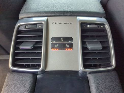 Used 2014 Porsche Panamera S image 17