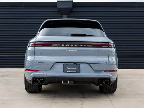 Certified 2026 Porsche Cayenne AWD/4WD image 6