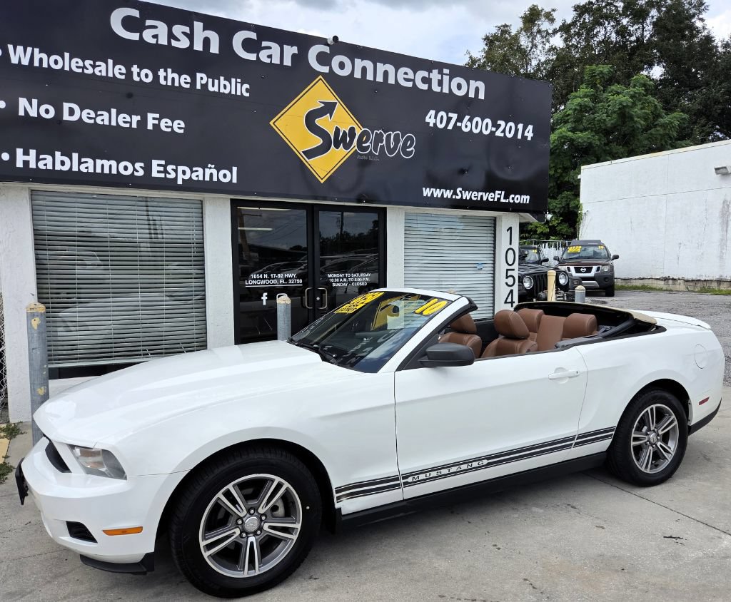 Used 2010 Ford Mustang Convertible RWD image 10