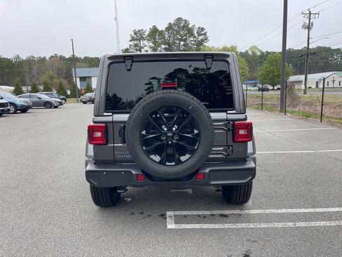 Certified 2025 Jeep Wrangler Unlimited Sahara w/ Safety Group AWD/4WD image 6