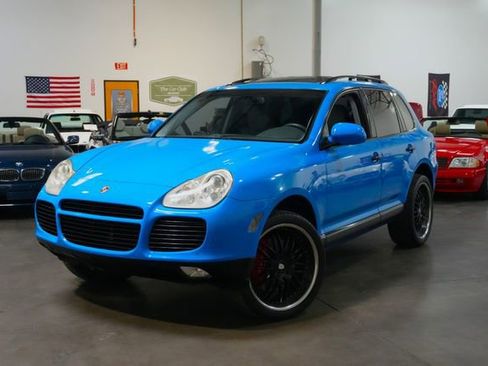 Used 2006 Porsche Cayenne Turbo S AWD/4WD image 2