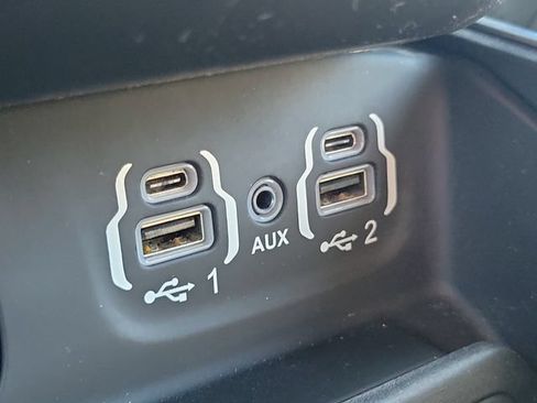 Used 2021 RAM 1500 Big Horn AWD/4WD image 35