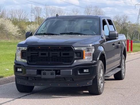 Used 2018 Ford F150 XLT w/ Equipment Group 302A Luxury AWD/4WD image 9