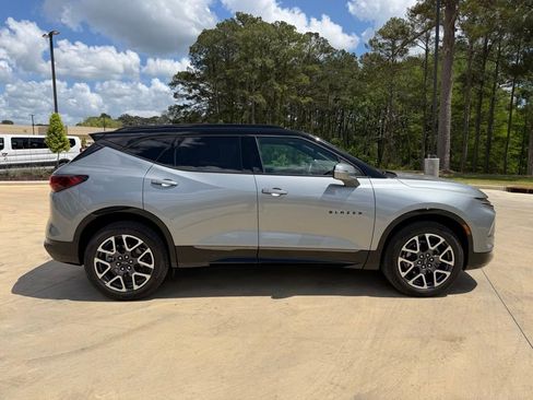 Used 2024 Chevrolet Blazer RS w/ Driver Confidence II Package image 4