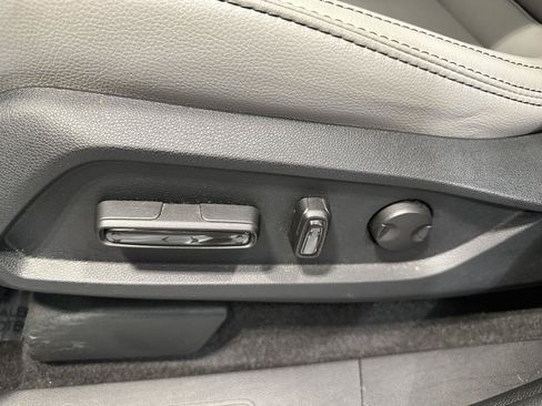 Certified 2024 Honda Pilot Touring image 17