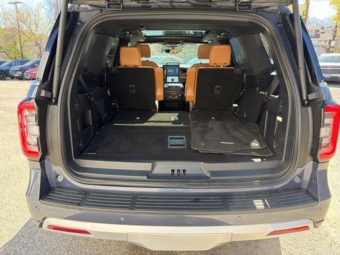 Used 2023 Ford Expedition Platinum AWD/4WD image 6