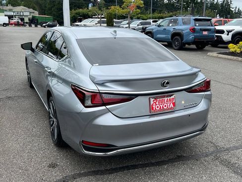 Used 2024 Lexus ES 300h w/ Premium Package FWD image 9
