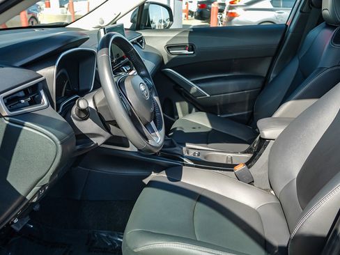 Certified 2023 Toyota Corolla Cross XLE w/ Convenience Package FWD image 21