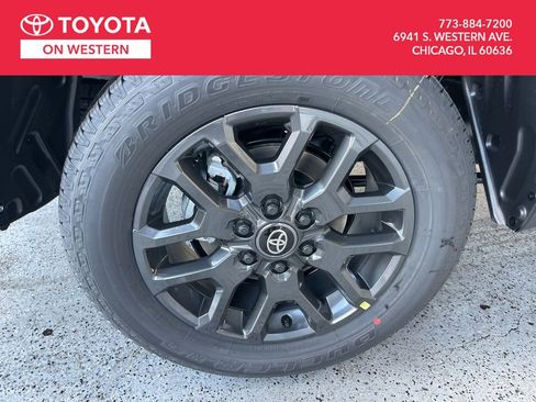 New 2025 Toyota Tundra Platinum image 32