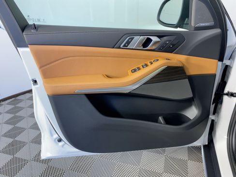 New 2026 BMW X5 xDrive40i w/ Climate Comfort Package image 10