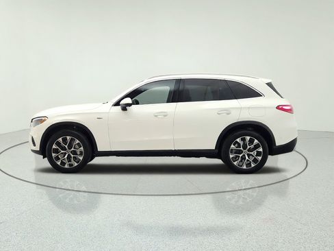 Used 2025 Mercedes-Benz GLC 350e 4MATIC image 8