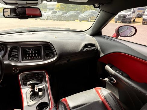 Used 2019 Dodge Challenger SXT w/ Driver Convenience Group RWD image 24
