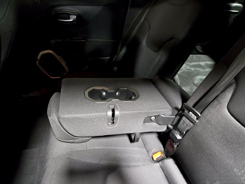 Used 2016 Jeep Renegade Latitude AWD/4WD image 31