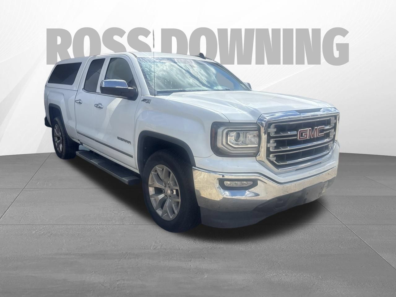 Used 2018 GMC Sierra 1500 SLT w/ SLT Premium Package AWD/4WD image 3