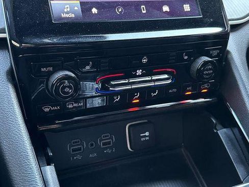 Certified 2023 Jeep Grand Cherokee L Laredo image 21