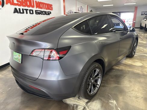 Used 2023 Tesla Model Y AWD image 7