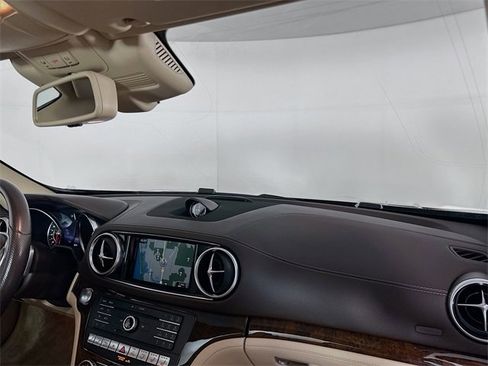 Certified 2020 Mercedes-Benz SL 550 image 27