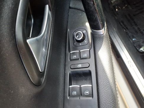Used 2014 Volkswagen CC Executive FWD image 19
