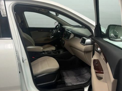 Used 2017 Kia Sorento FWD w/ LX Convenience Package image 21