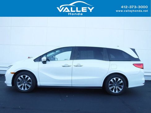 Used 2023 Honda Odyssey EX-L image 2