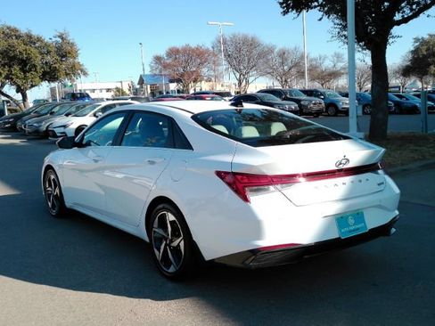Used 2023 Hyundai Elantra Limited image 13