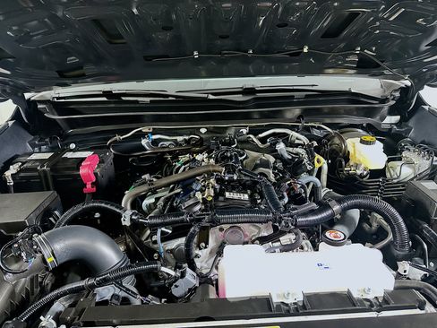 Used 2025 Toyota Tacoma TRD Off-Road image 31