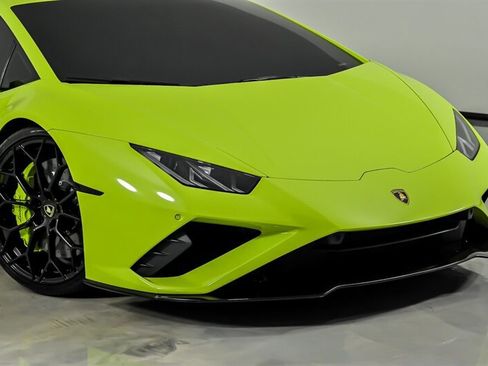 Used 2022 Lamborghini Huracan EVO RWD image 2