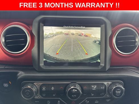 Used 2022 Jeep Wrangler Unlimited Rubicon w/ LED Lighting Group AWD/4WD image 18