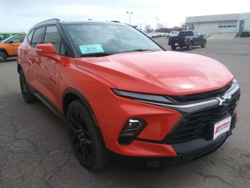 Used 2025 Chevrolet Blazer RS w/ Driver Confidence II Package image 4