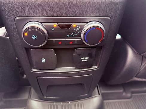 Used 2022 Ford Explorer Platinum w/ Equipment Group 601A image 22