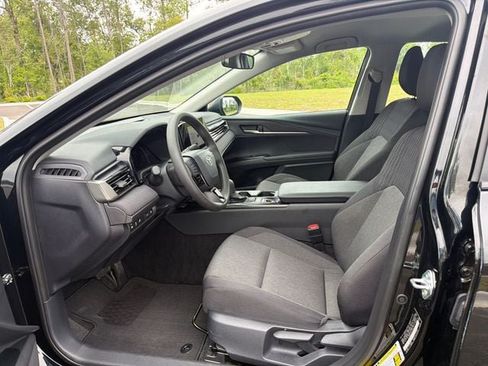 Used 2026 Toyota Camry LE FWD image 9