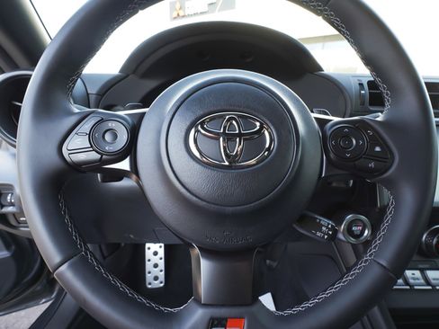 Used 2025 Toyota GR86 Premium RWD image 15