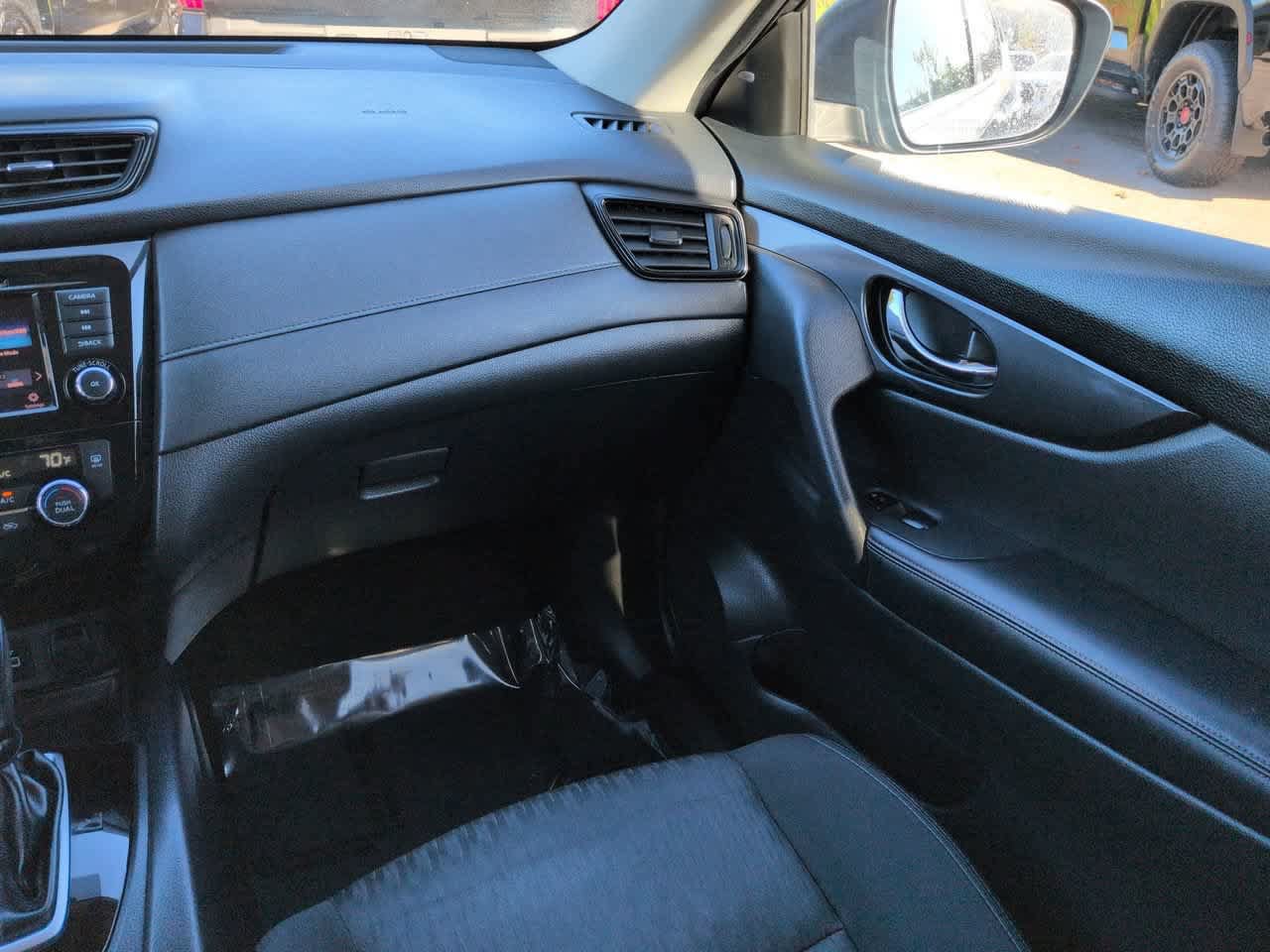 Used 2018 Nissan Rogue SV FWD image 16