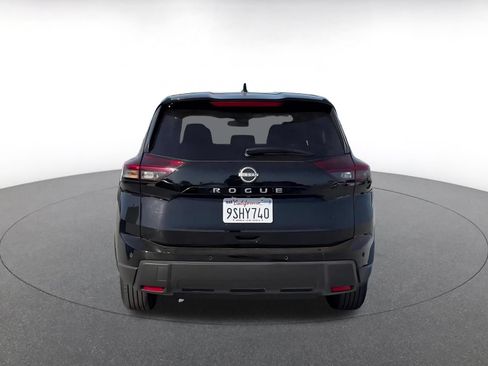 Used 2025 Nissan Rogue SV FWD image 12