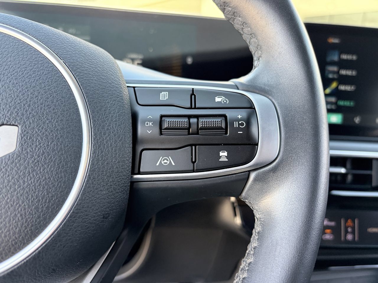 Used 2025 Kia K5 GT-Line w/ GT-Line Premium Package FWD image 22