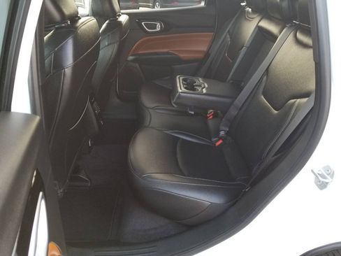 Certified 2025 Jeep Compass Limited w/ Mopar Graphics Package AWD/4WD image 12