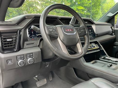 Used 2025 GMC Sierra 2500 AT4 AWD/4WD image 9
