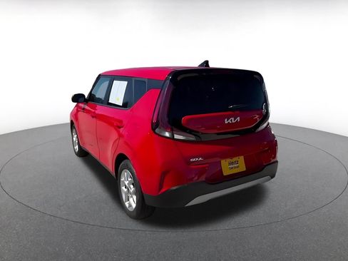 Used 2024 Kia Soul LX w/ Option Group 015 FWD image 11